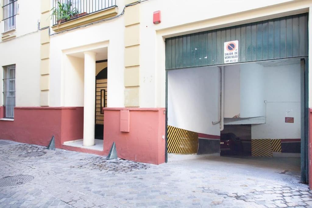 Zona 1 Santa Cruz Parking Privado Sevilha Exterior foto