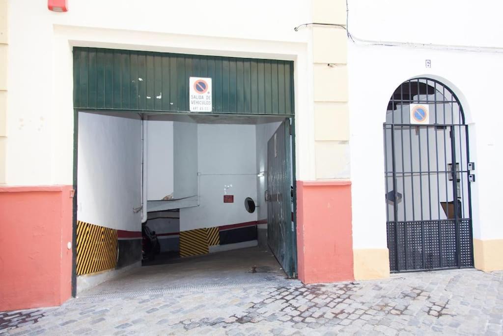 Zona 1 Santa Cruz Parking Privado Sevilha Exterior foto